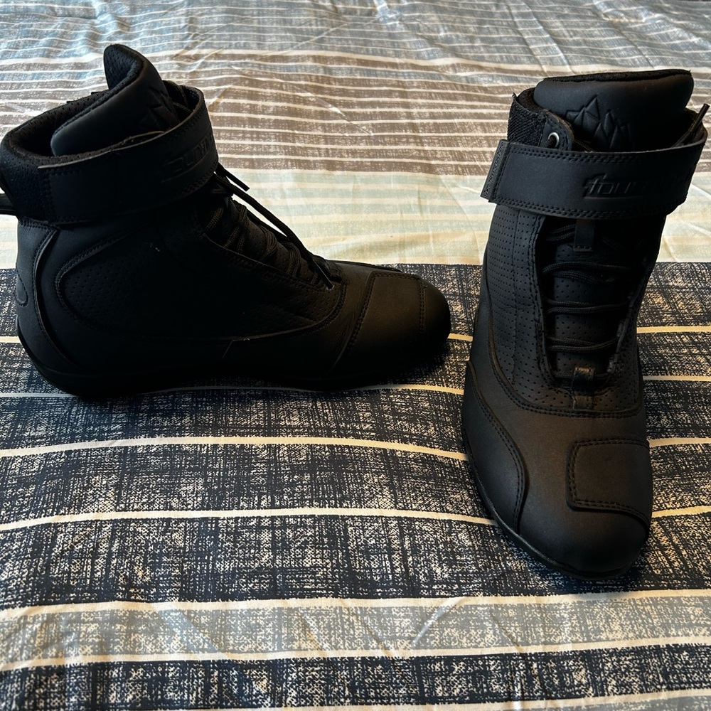 Women’s motorcycle boots